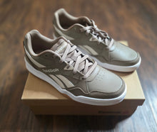Load image into Gallery viewer, Reebok Low-Top Shoes(Mens11)
