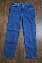 Load image into Gallery viewer, Gloria Vanderbilt Jeans(Size16)
