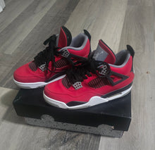 Load image into Gallery viewer, Nike Air Jordan 4 Retro Shoes(Woman&#39;s 8)
