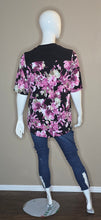 Load image into Gallery viewer, Elie McCarthy Shortsleeved Button-Down Floral Blouse (Plus2XL)
