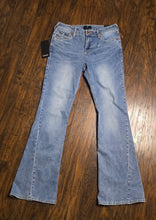 Load image into Gallery viewer, True Religion Joey Big T Flap Flare Jeans(Size29)
