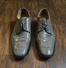 Load image into Gallery viewer, Stacey Adams Aligator Shoes(Mens10)
