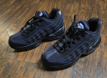 Load image into Gallery viewer, Nike AirMax 95 Shoes(Jrs/Y)6.5)

