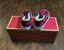 Load image into Gallery viewer, Vans Sherpa Lined Buffalo Plaids Slipons Shoes(Kids13)
