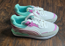 Load image into Gallery viewer, Puma Tye-Dye Shoes(Juniors5.5)

