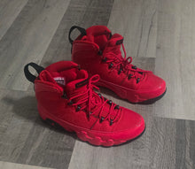 Load image into Gallery viewer, Fire Red Retro 10(Women&#39;s 8)
