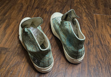Load image into Gallery viewer, Converse Mid 70&quot;Undefeated X Chuck Taylor&#39;s Shoes(Mens13)
