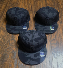 Load image into Gallery viewer, Reebok Fitted Hats(Mens7)&amp;1.4)&amp;1.8)
