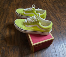 Load image into Gallery viewer, Vans Suede Shoes(Size 7.5W)
